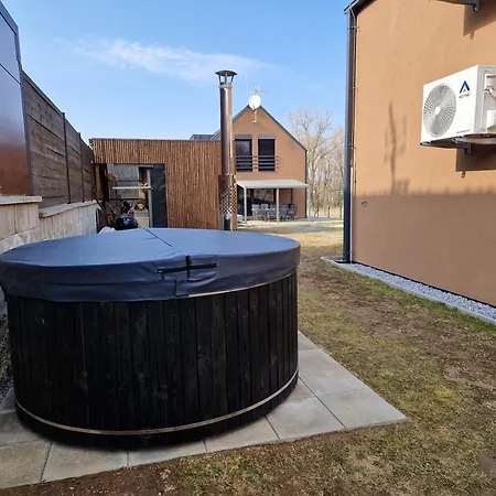 Relax Lipno 1 U Plaze Windy Point Holiday home