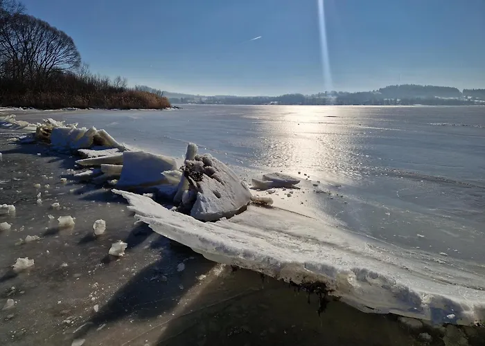 Relax Lipno 1 U Plaze Windy Point Hébergement de vacances *